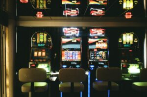 Rich and Famous who have won big amounts on slots